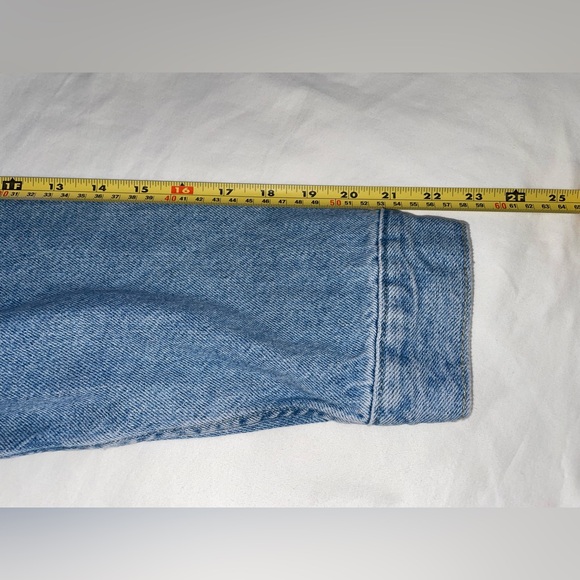 Levi’s Women’s Ex-Boyfriend Distressed Denim Trucker Jacket, Size XL - Picture 11 of 12